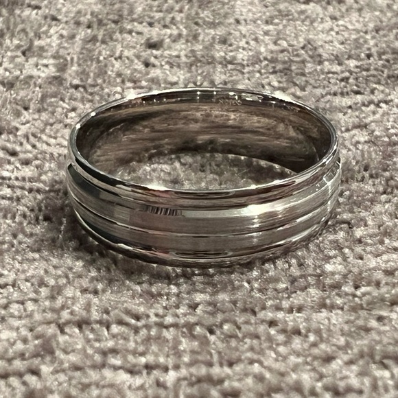 New 10K White Gold Heavy 6mm Comfort Fit Brush Satin Fancy Band, Size 8 Unisex - Picture 3 of 7